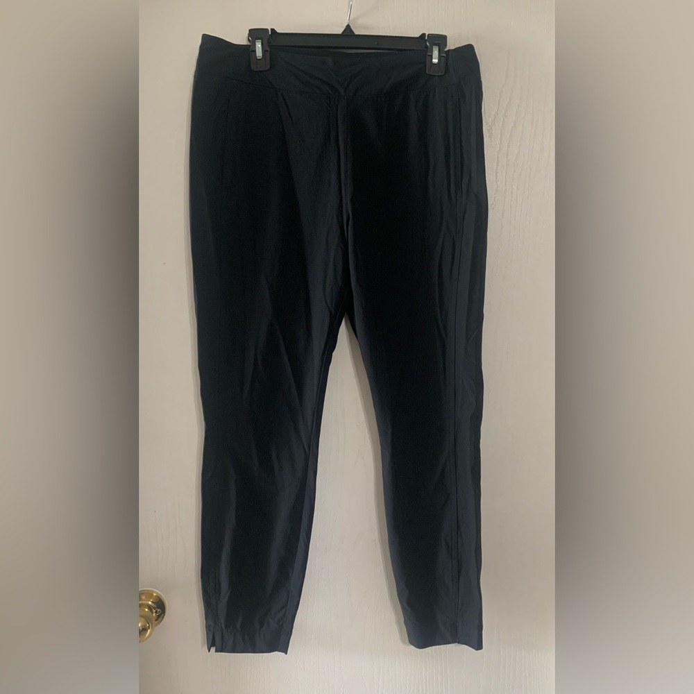 Columbia women’s pull on lightweight ankle pant in black
